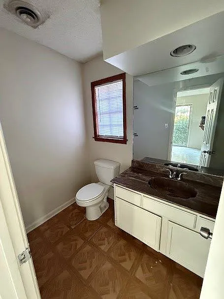 3 bed, 1.5 bath, 1268 sqft, $895 — Photo 4