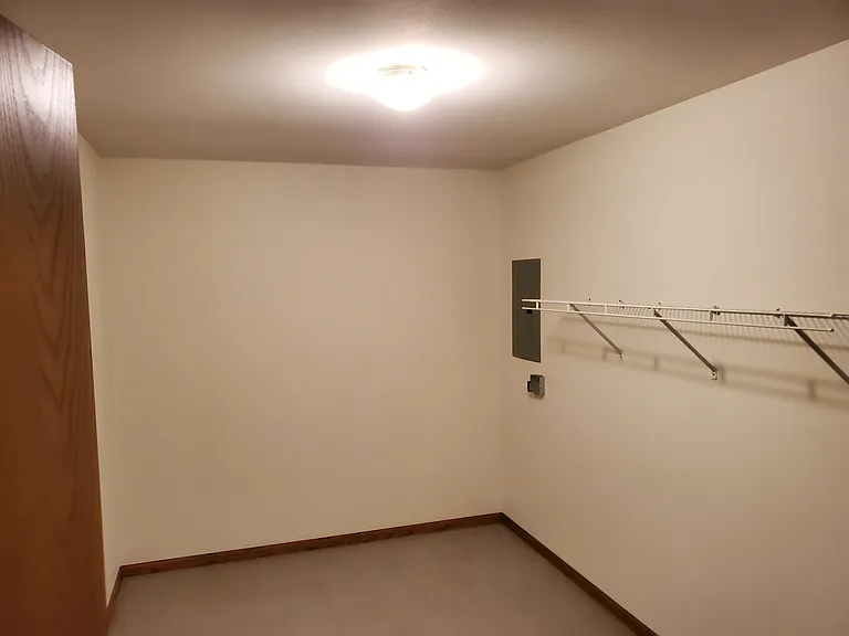 5518 Osborn Dr — Photo 10