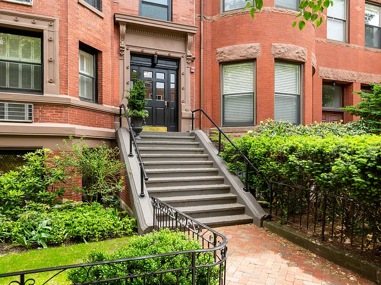281 Beacon St #18 — Photo 2