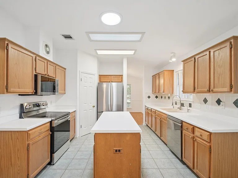 1300 Leah Ln — Photo 14