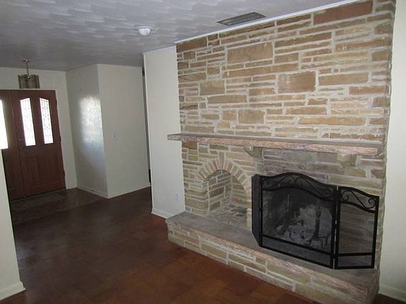 Fireplace & Foyer