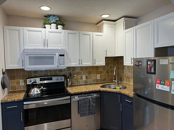 3rd image of 11789 NW 30th St