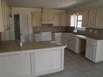 4th image of 5712 N 38th St