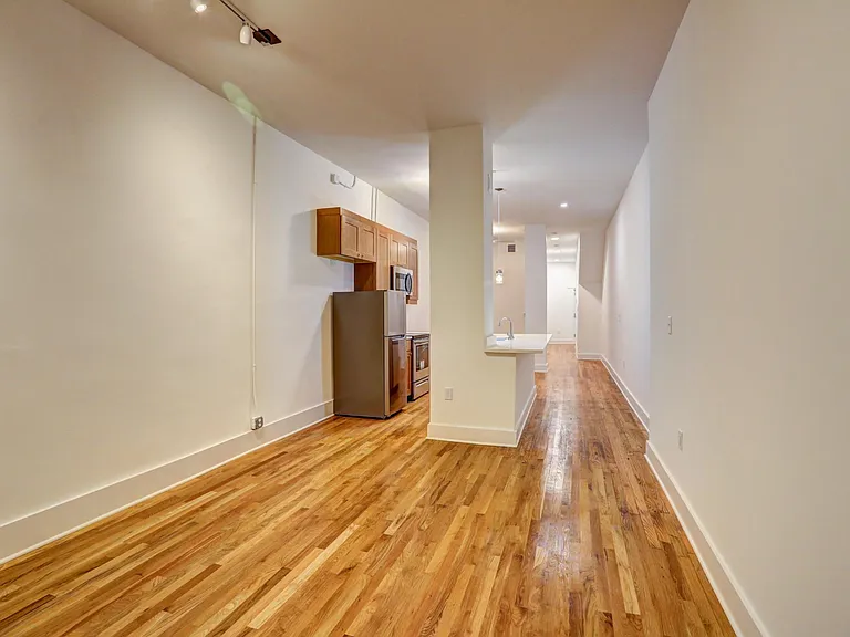 304A E Grace St #203 — Photo 9