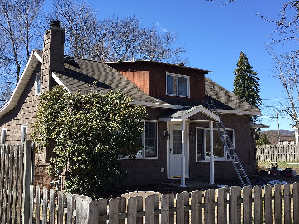 24/24A Lent Ave-- New Roof!