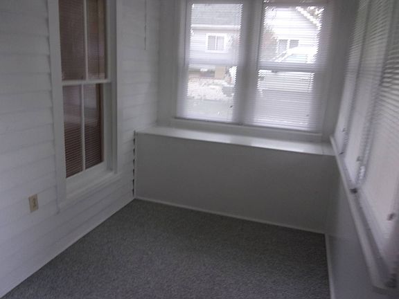 5th image of 324 S Congress St