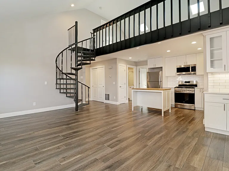 246 Main St #6 — Photo 9
