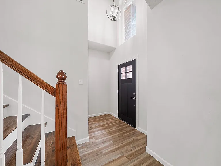 506 Marathon Pl — Photo 5