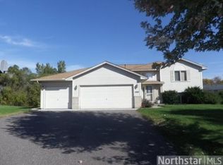 1080 Lyman Ct, Chanhassen, MN 55317