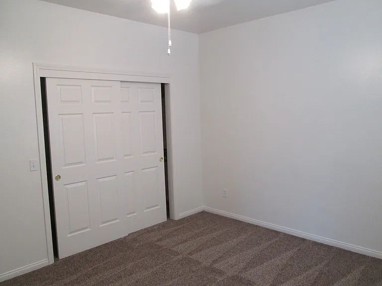 530 Yellow Meadow Ct — Photo 11