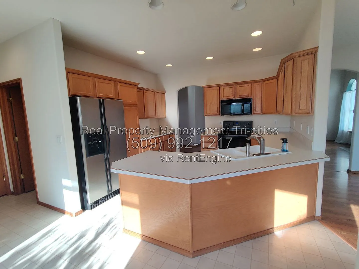 3 bed, 2.0 bath, 1662 sqft, $2,345 — Photo 4