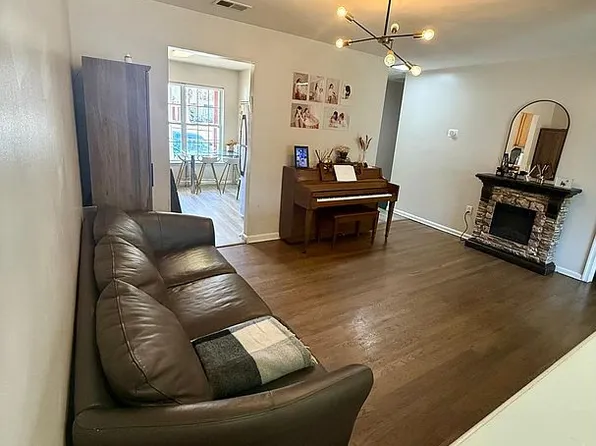 145 Bristol Ct, Lakewood, NJ 08701
