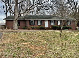 1890 28th St NE #1, Hickory, NC 28601