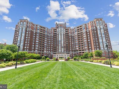 5809 Nicholson Ln APT 702, Rockville, MD, 20852