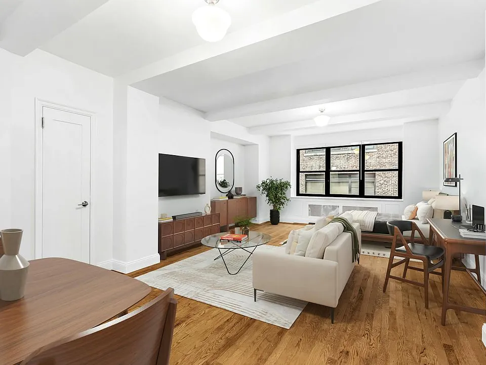 307 E 44th St #721