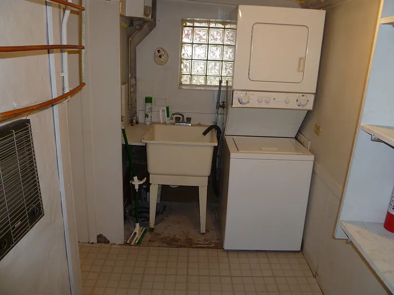 in-unit laundry