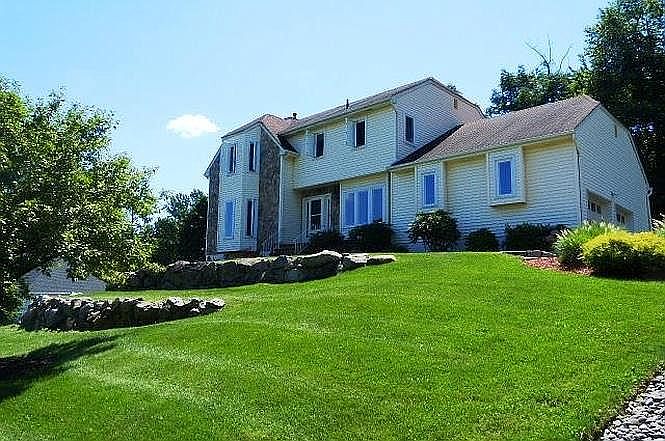 1st image of 6 Kohut St