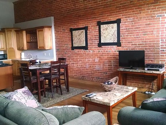 Living and kitchen area