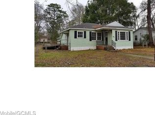 104 11th Ave, Chickasaw, AL 36611