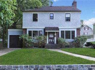 80 Wright Ave, Malverne, NY 11565