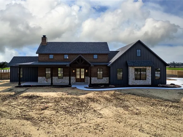 114 Courtside Dr, Snook, TX 77878