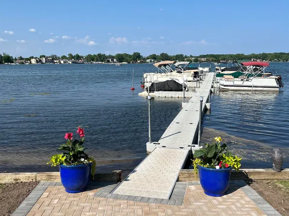 875 S Pontiac Trl APT 201, Walled Lake, MI 48390