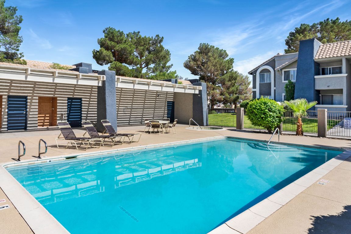 Allanza at The Lakes - 8600 Starboard Dr Las Vegas NV (3 units