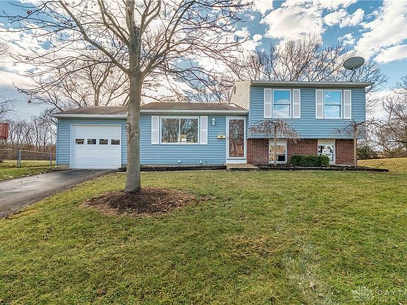 2nd image of 119 Walden Farm Cir