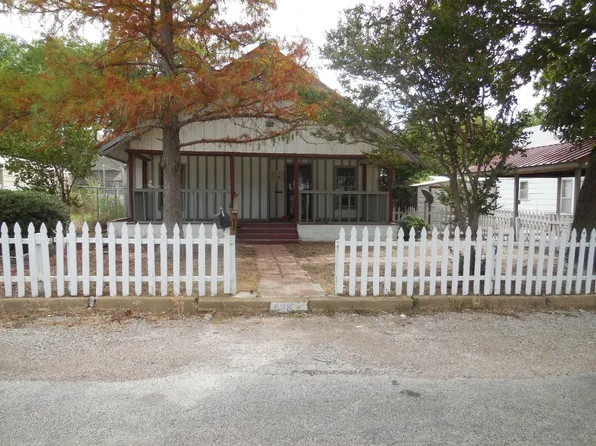 608 S Lamar St, Eastland, TX 76448