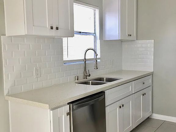 4th image of 4518 Palm Ave