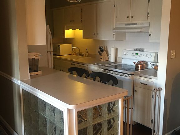 5th image of 1070 Chatham Park Dr APT D