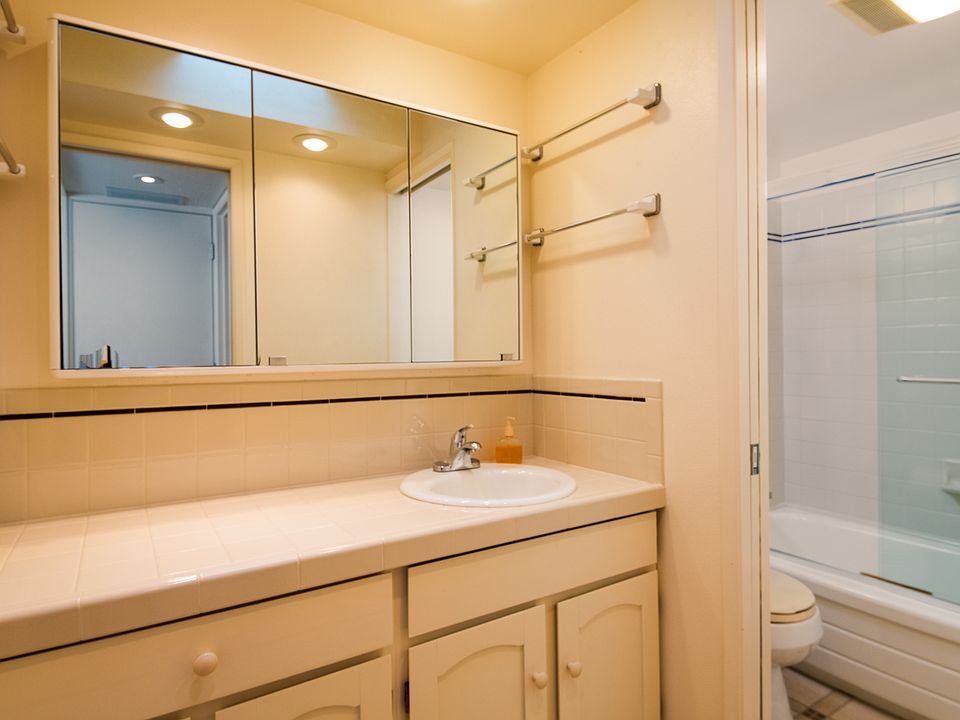 1st image of 10113 NE 12th St APT 9