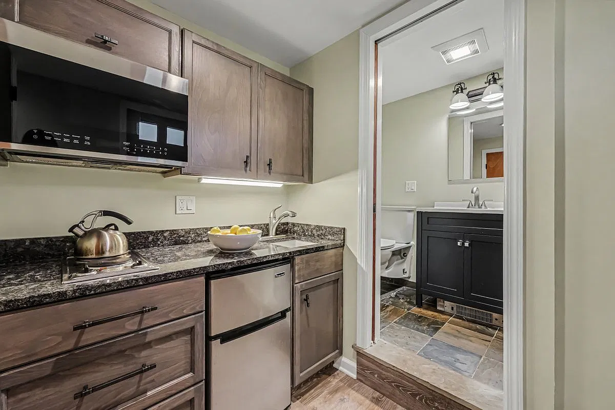 Studio, 1.0 bath, 260 sqft, $1,850 — Photo 4
