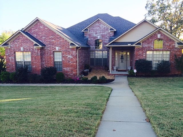 1st image of 14 Ouachita Dr