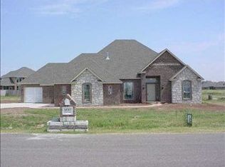 14767 Robin Cir, Yukon, OK 73099