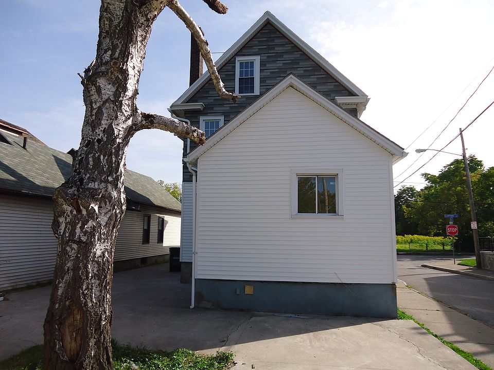 2nd image of 632 Clifford Ave