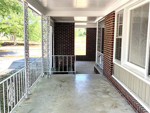 4th image of 4131 Greenwood Dr