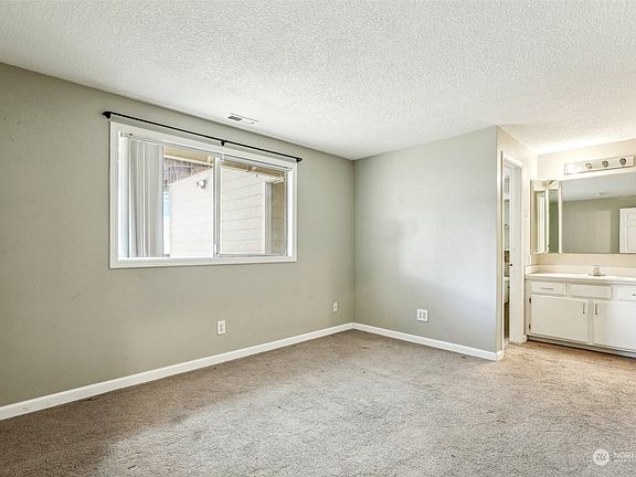 4th image of 5619 NE 56th Street