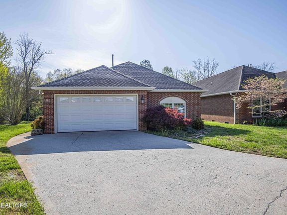 2nd image of 408 Creekview Ln