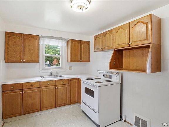 5th image of 222 Englewood Ave