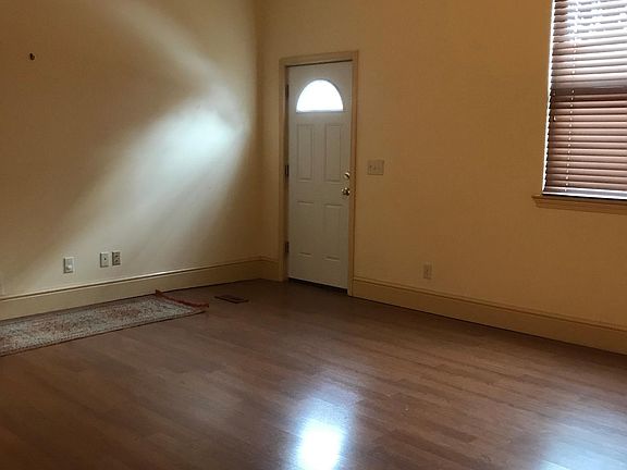 1st floor entry