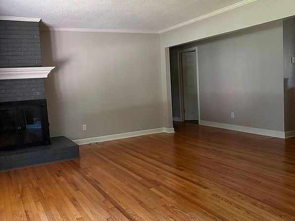 225 Edgewood Dr