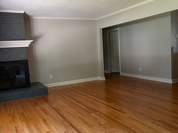 225 Edgewood Dr, Statesville, NC 28625