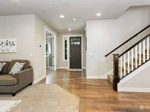 5th image of 22528 Locust Way
