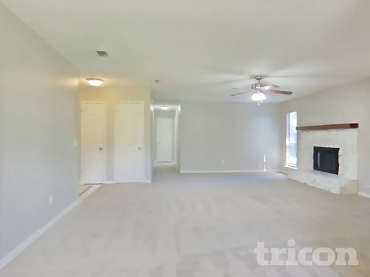 Building Photo - 7091 Beechfern Ln S
