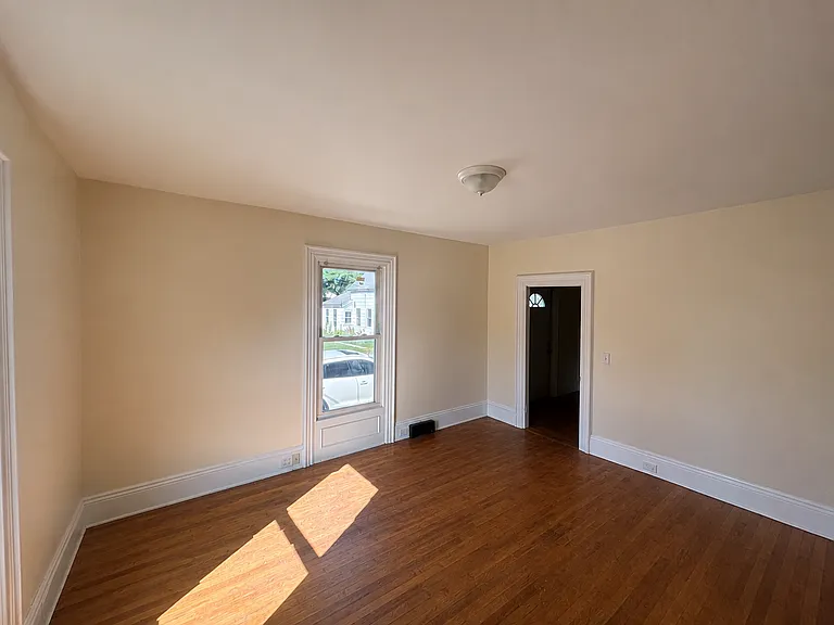 25 James St #A — Photo 12