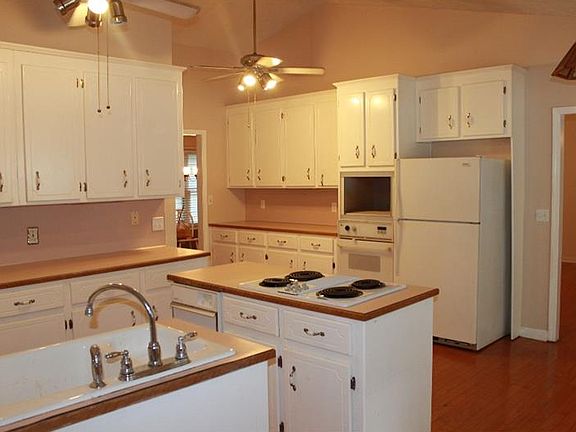 2nd image of 219 Brolley Woods Dr