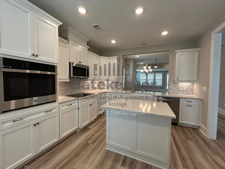 411 Silverbell Ct — Photo 4