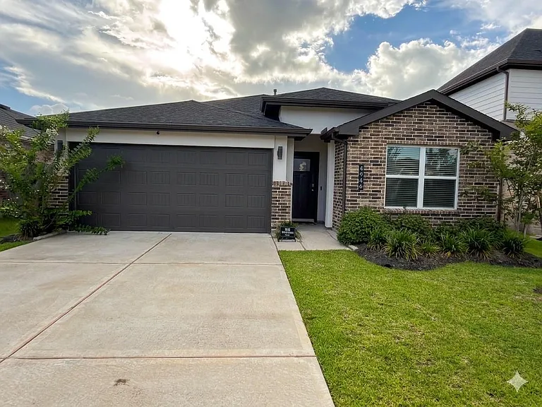 4946 Pine Haven Ln — Photo 1