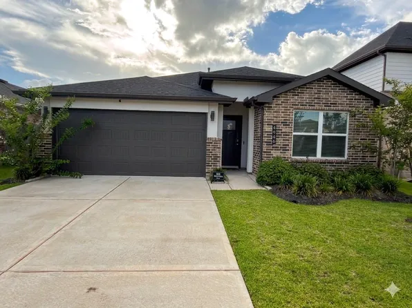 4946 Pine Haven Ln, Fresno, TX 77545